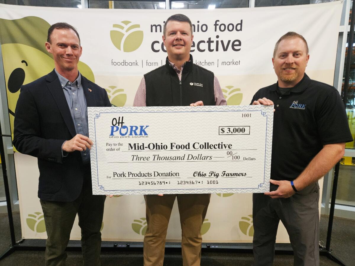 Ohio Pig Farmers donate $6,000 to hight hunger through pork power initiative